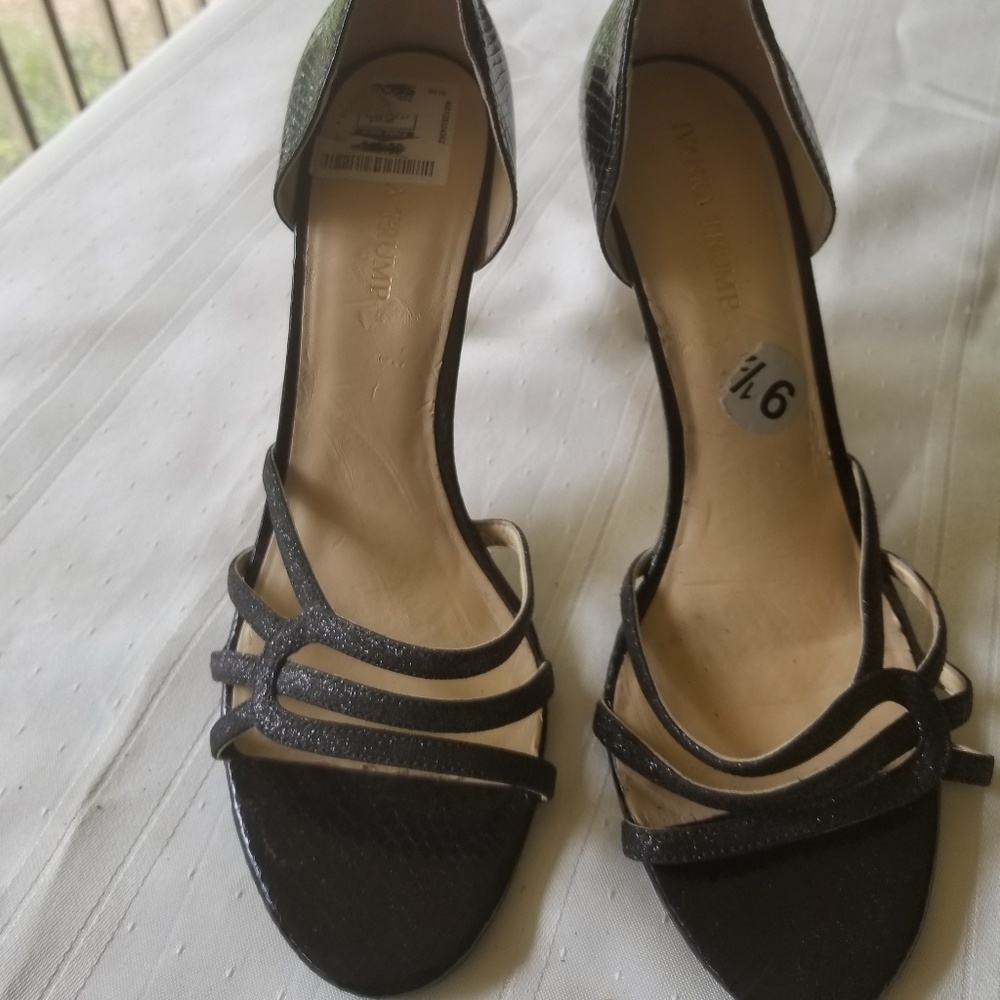 *PRE LOVED* Ivanka Trump Black D'Orsay Pumps